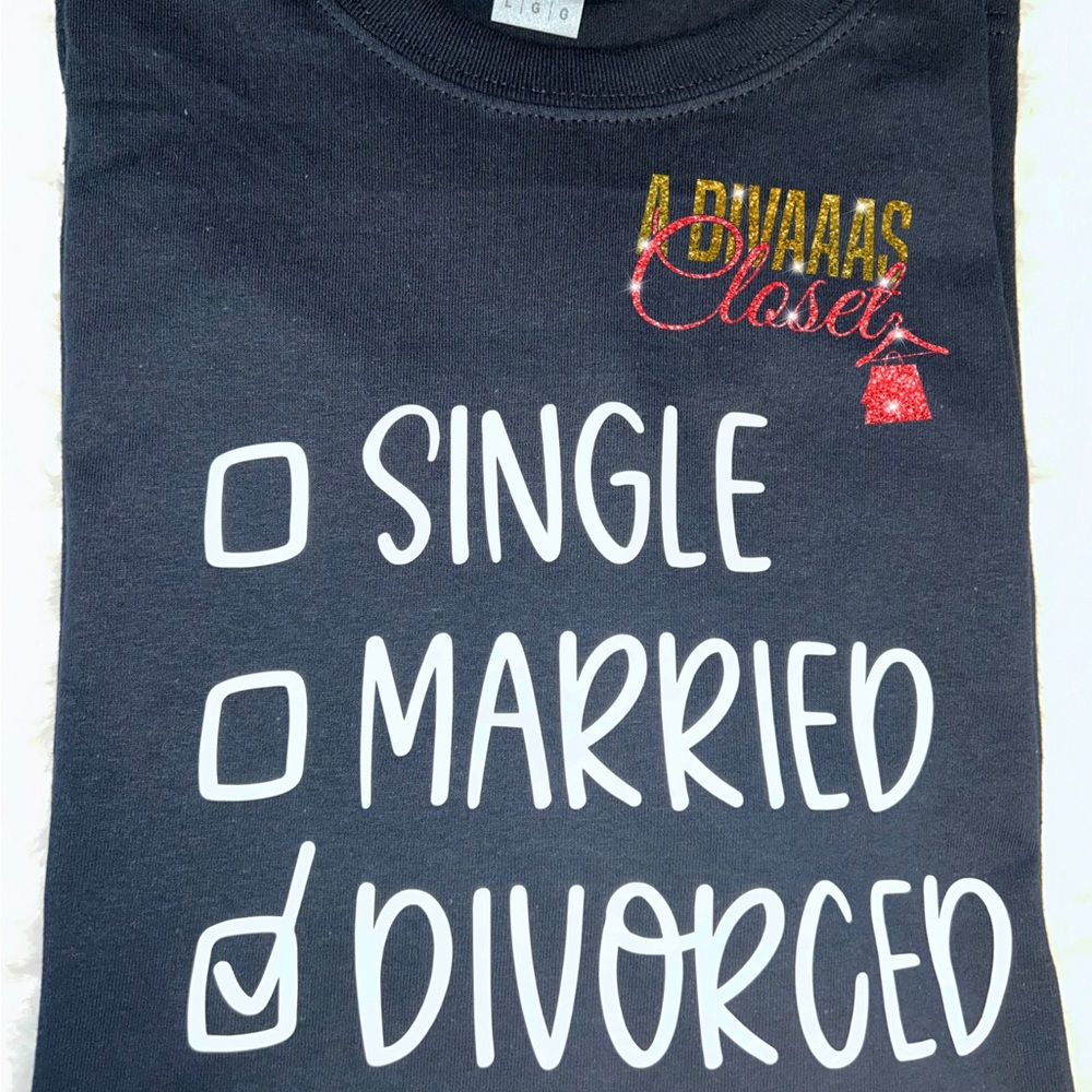 Divorced Tee Size L